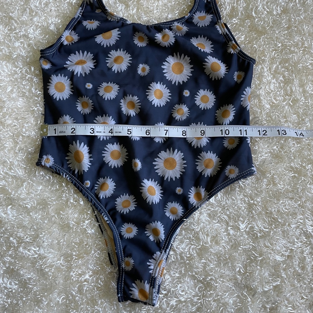 Bikini - Picture 4 of 6